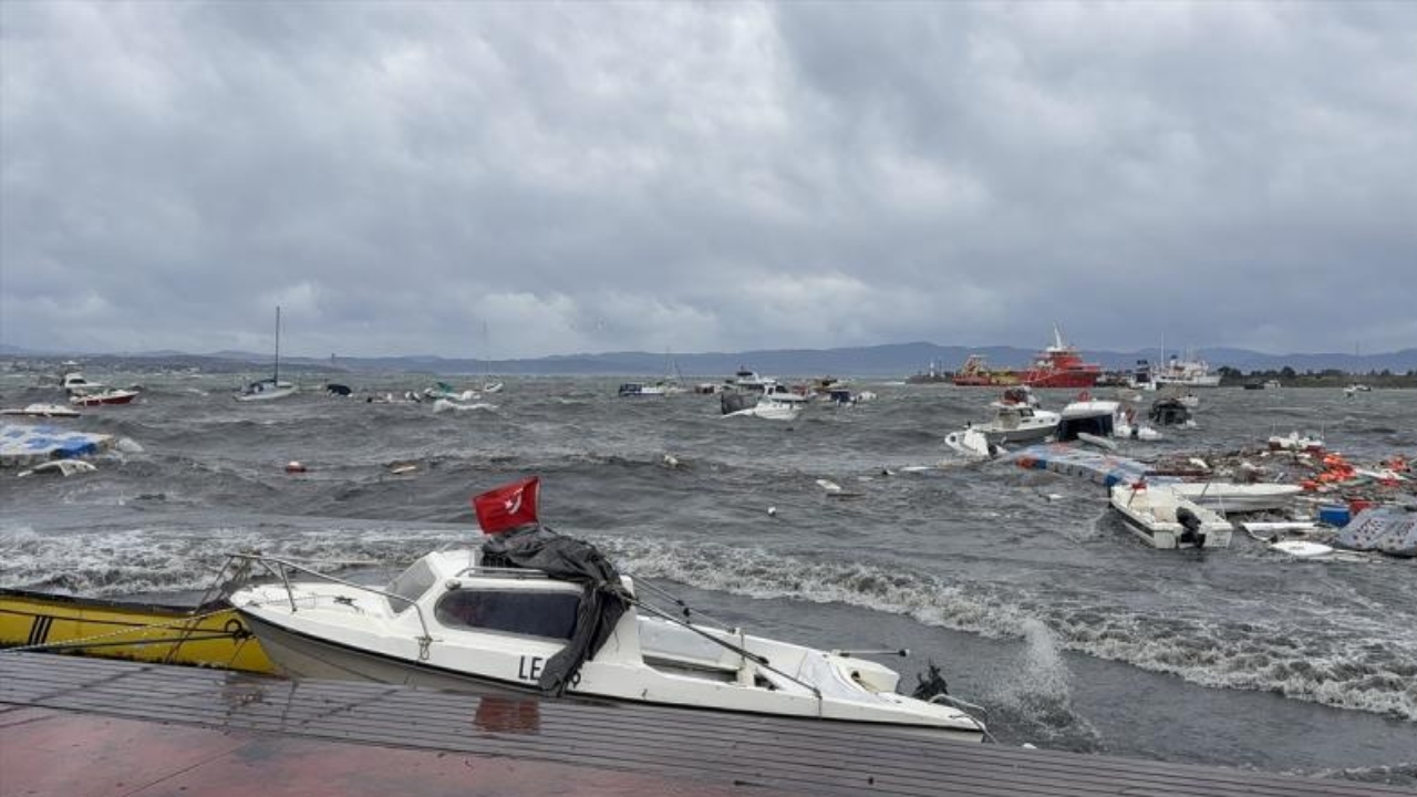 Şehri Felç Etmişti Fırtınan Yarattığı Tahribat Belli Oldu!
