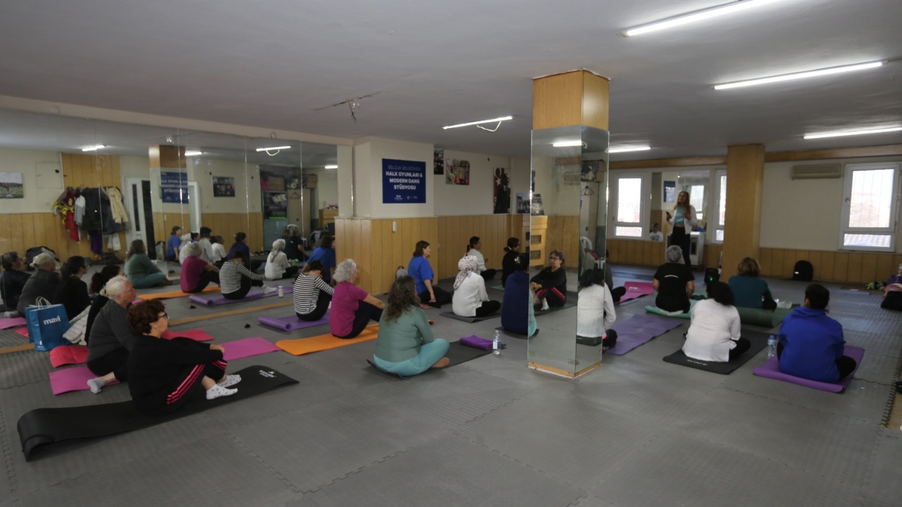 Selçuk Belediyesi’nden Kadınlara Ücretsiz Yoga Desteği (2)-1