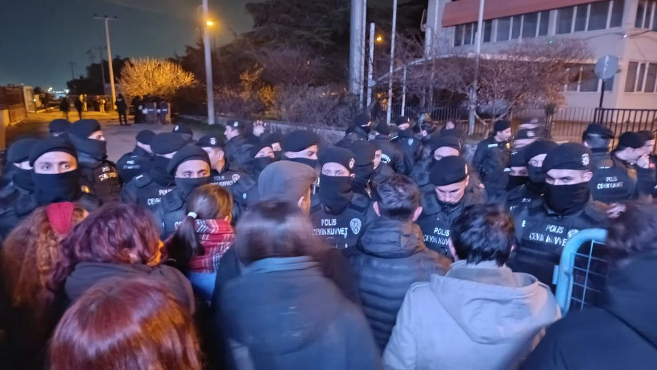 Polis barikatlarıyla karşılaşmışlardı: Emek Partisi’nden İzmir’deki Temel Conta işçilerine destek