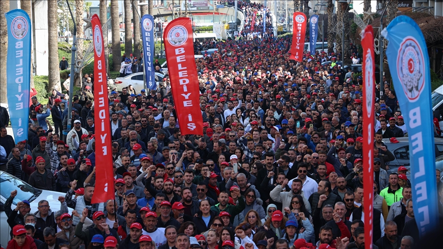 İzmir’de merkezi iktidar-yerel yönetim ilişkisi sorunlu!