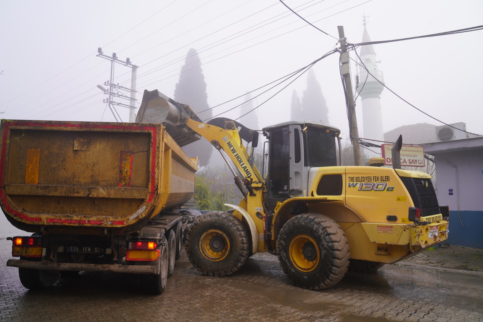 Tire’de Yıllardır Beklenen Yol Yenileniyor! Vatan Sokak’ta Çalışmalar Başladı