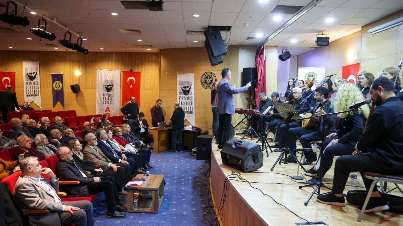 Uğur Mumcu Buca’da Anıldı Türkiye’nin Yılmaz Savunucusuydu