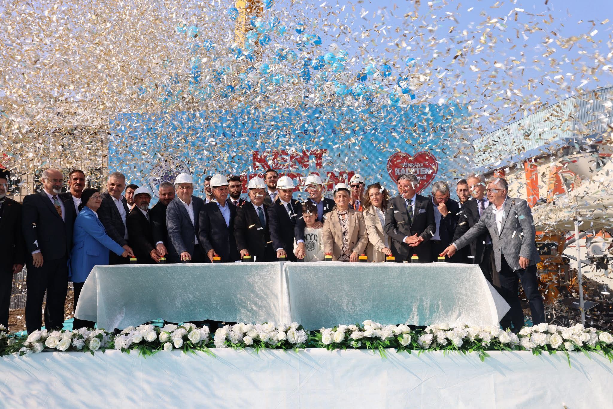 Başkan Bıyık İzmir’de Yomra’yı anlattı: İlçemizde gözle görülür bir değişim yarattık!-3