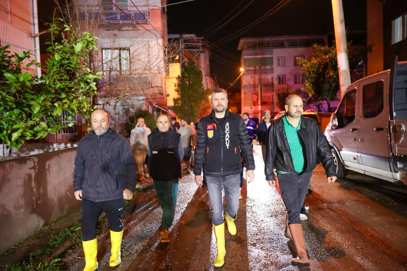 Yağış Sonrası Buca’da Gece Mesaisi 