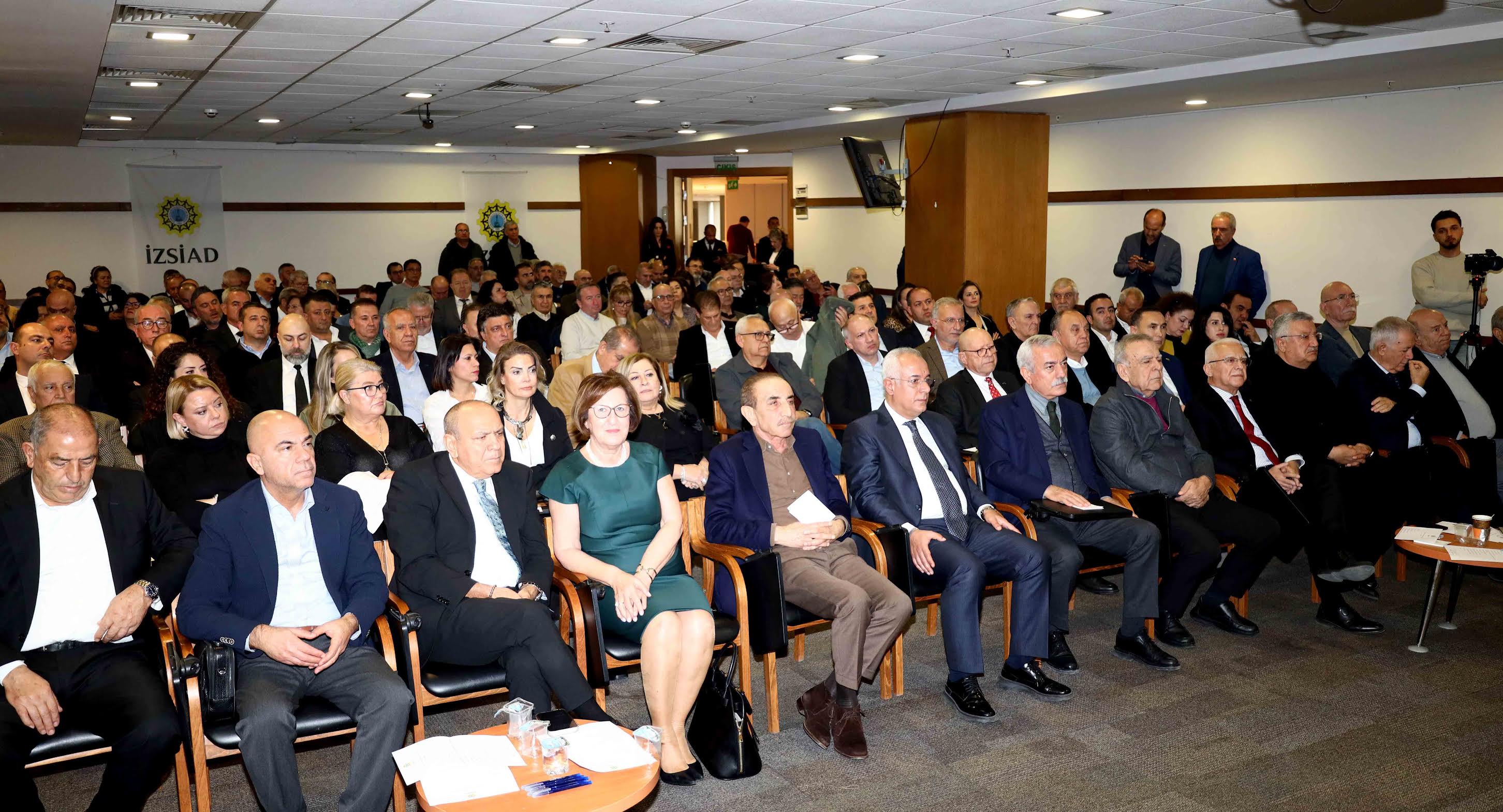 Oy birliğiyle seçildi: İZSİAD’ın yeni başkanı Alaattin Yüksel