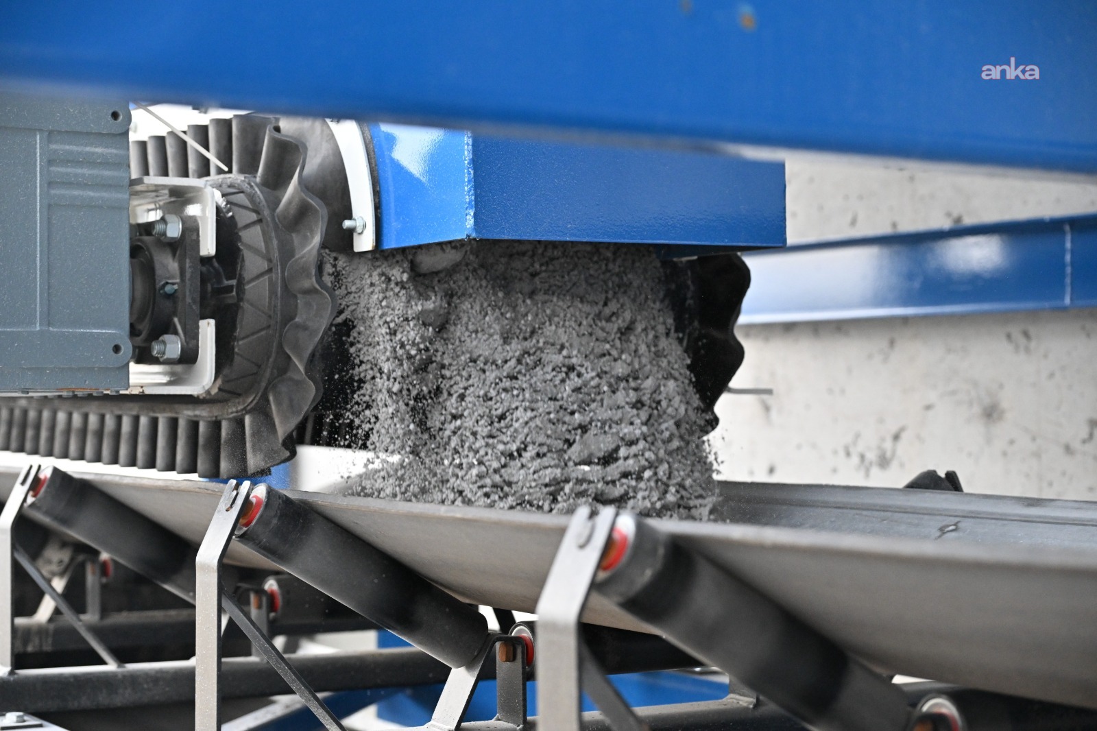 Manisa'da asfalt atağı: Hedef 120 bin ton üretim