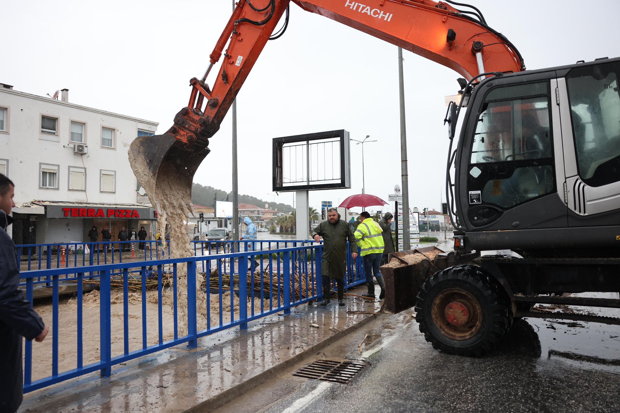 Çeşme Belediyesi Sahada-1