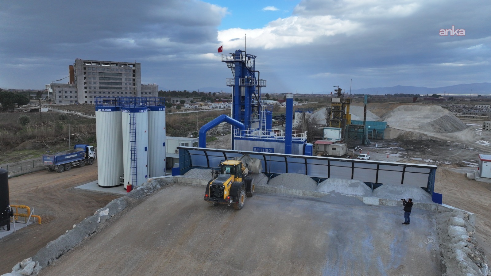 Manisa'da asfalt atağı: Hedef 120 bin ton üretim