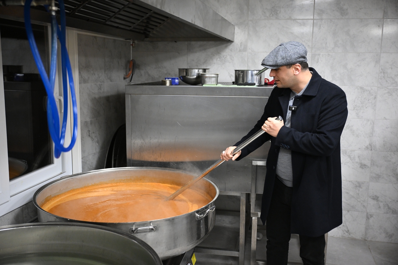 Bornova’nın kent lokantalarında dayanışma büyüyor: Askıda yemek uygulaması başladı-2
