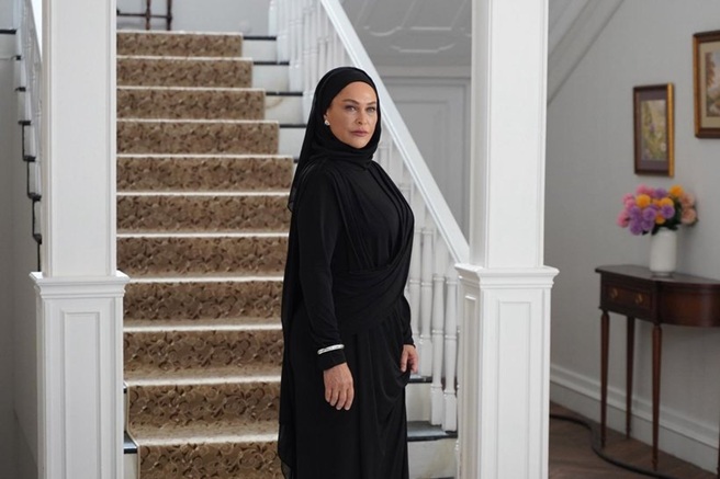 Hülya Avşar Kapalı