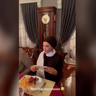 Hülya Avşar Sosyal Medya