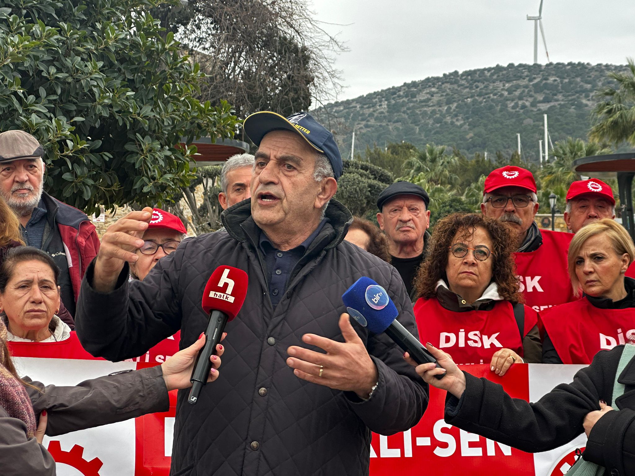 İzmir–Çeşme Otoyolu Özelleştirme Iddialarına Tepki Büyüyor Vatandaşlar Sokağa Çıktı (4)