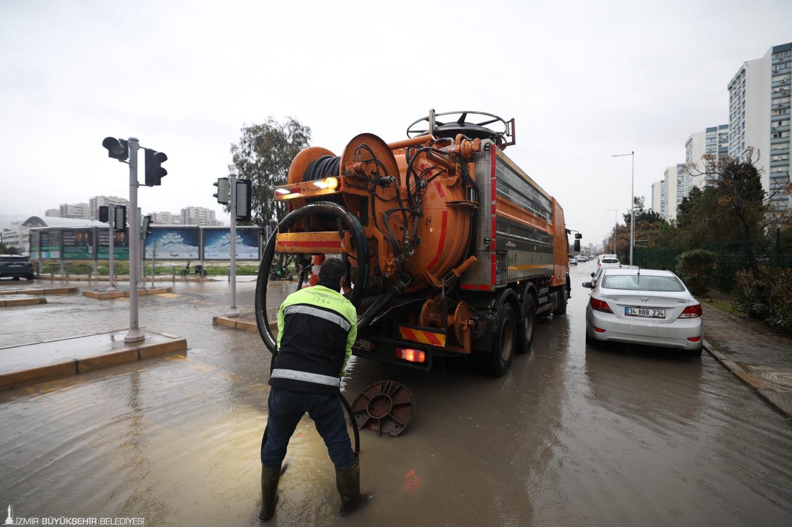 İzmir’de Kuvvetli Sağanak Tahtalı Barajı Doluluk Oranı Yükseldi (1)