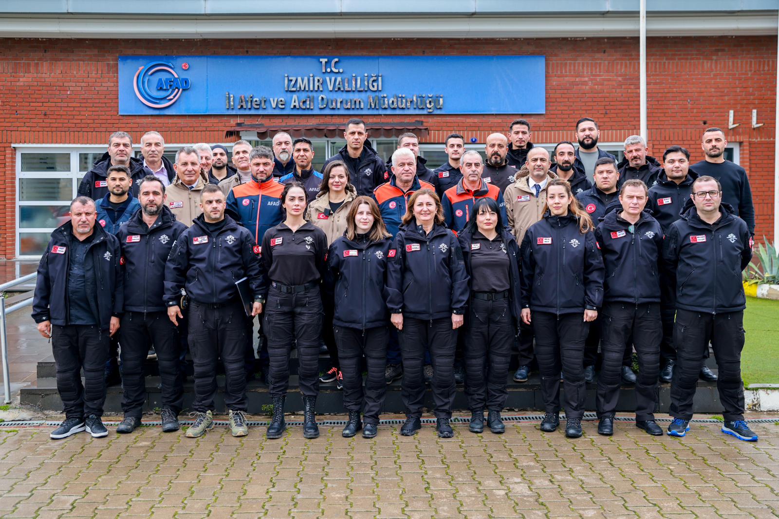 Karabağlar Belediyesi KAR-KUT ile sahada daha güçlü: Afetlere hazırlık tercih değil, zorunluluk!-1