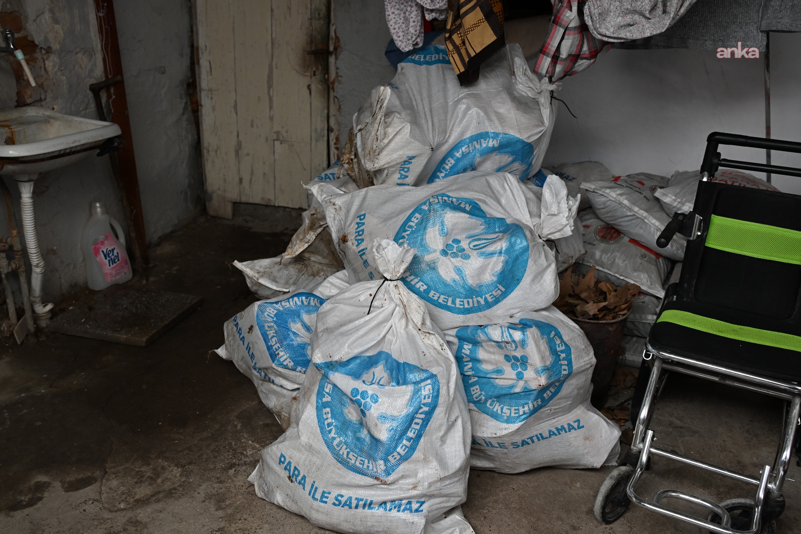 Soğuk Kışta Sıcak El Manisa Büyükşehir’den Ihtiyaç Sahiplerine Yakacak Desteği (1)