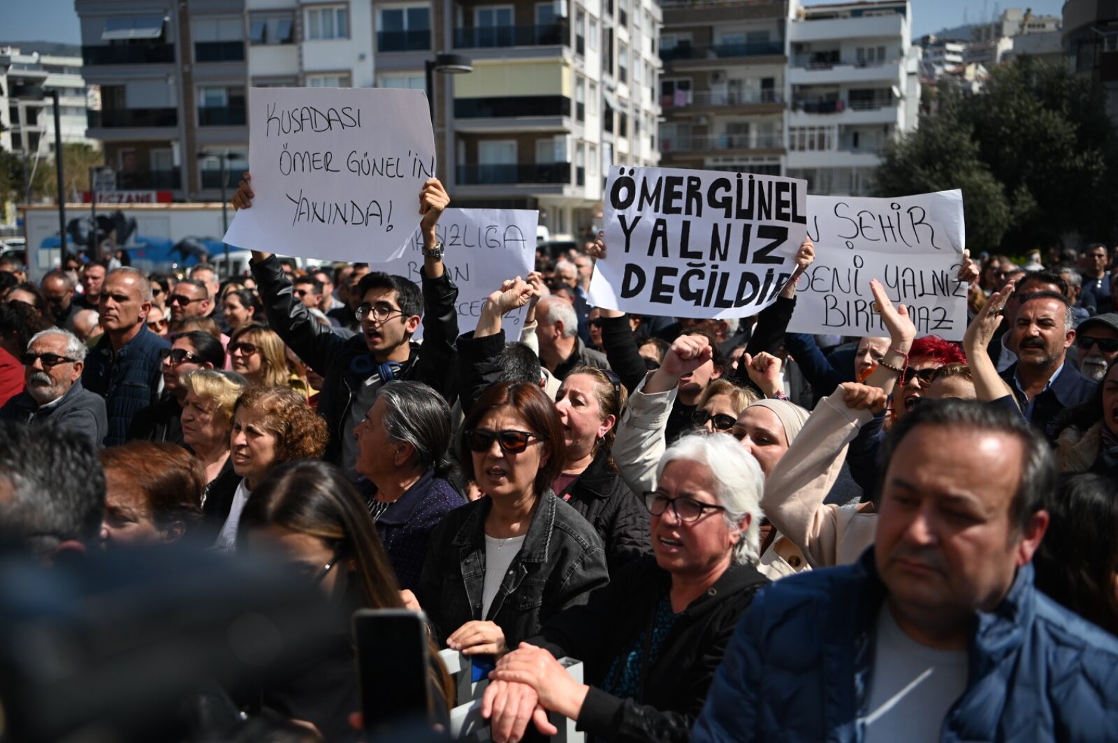 CHP’den Ömer Günel tepkisi: Partisini terk edenler gibi onursuz değil!