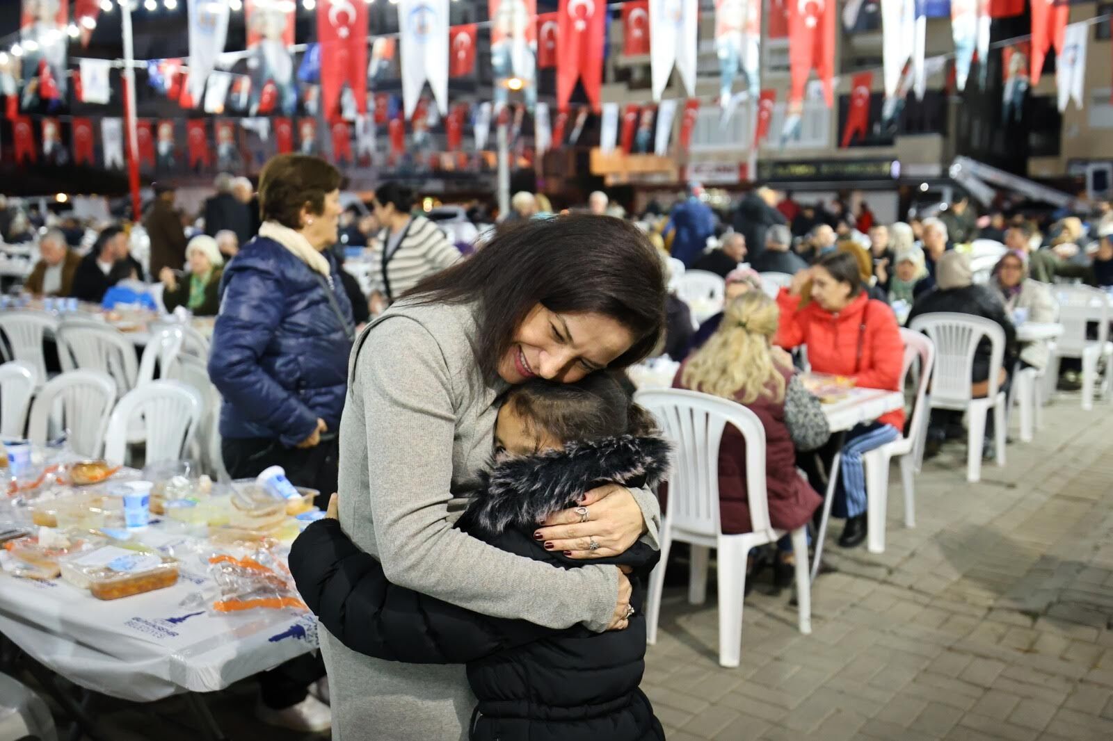 Efes Selçuk’ta dayanışma sofrası: Ramazan kardeşliktir