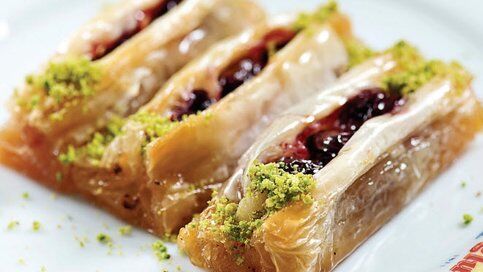 483X272 Ev Yapimi Visneli Baklava 1723546204814