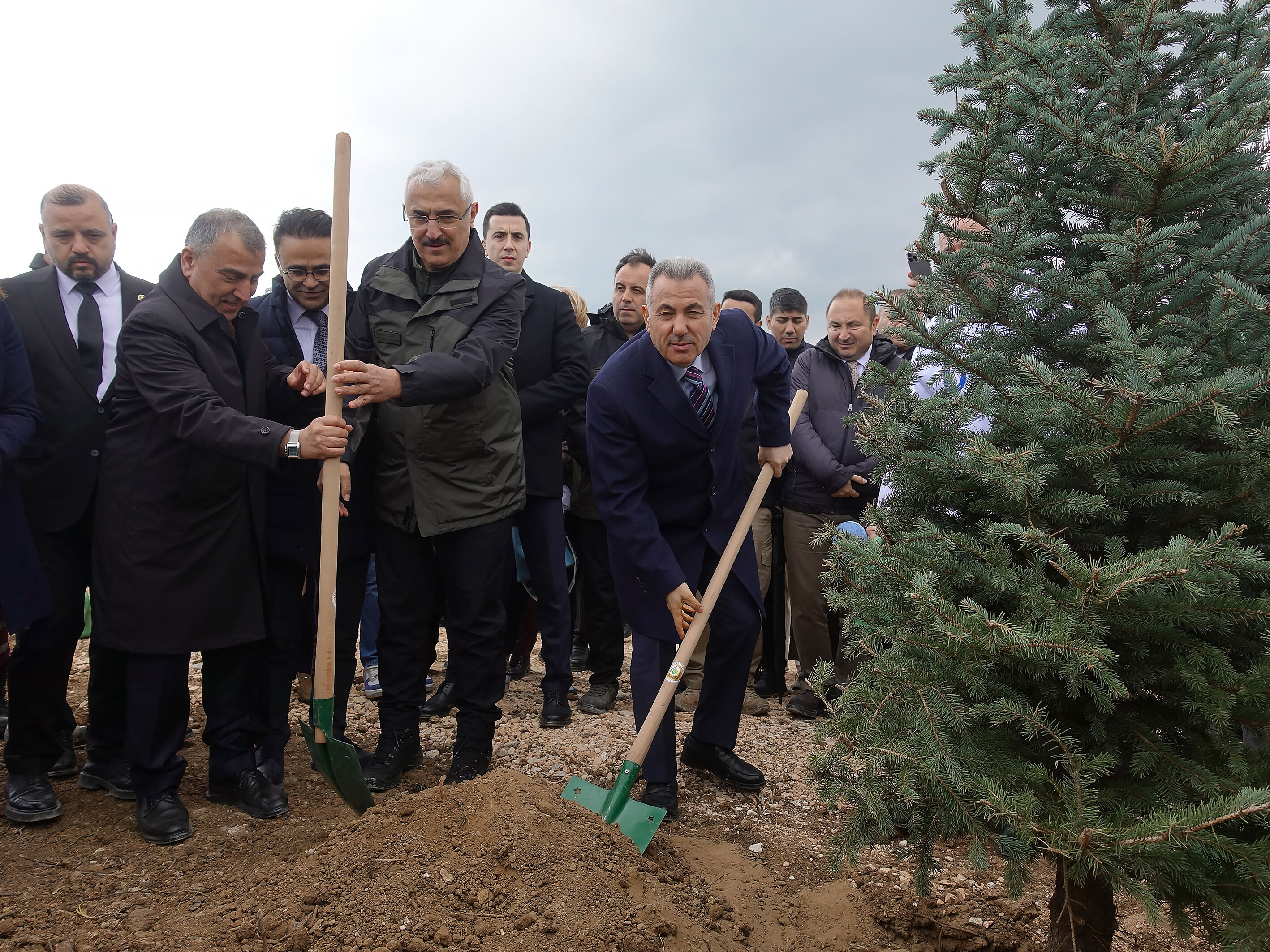 A A 20260325 40921054 40921041 I Z M I R D E 100 B I N F I D A N T O P R A K L A B U L U S T U R U L D U