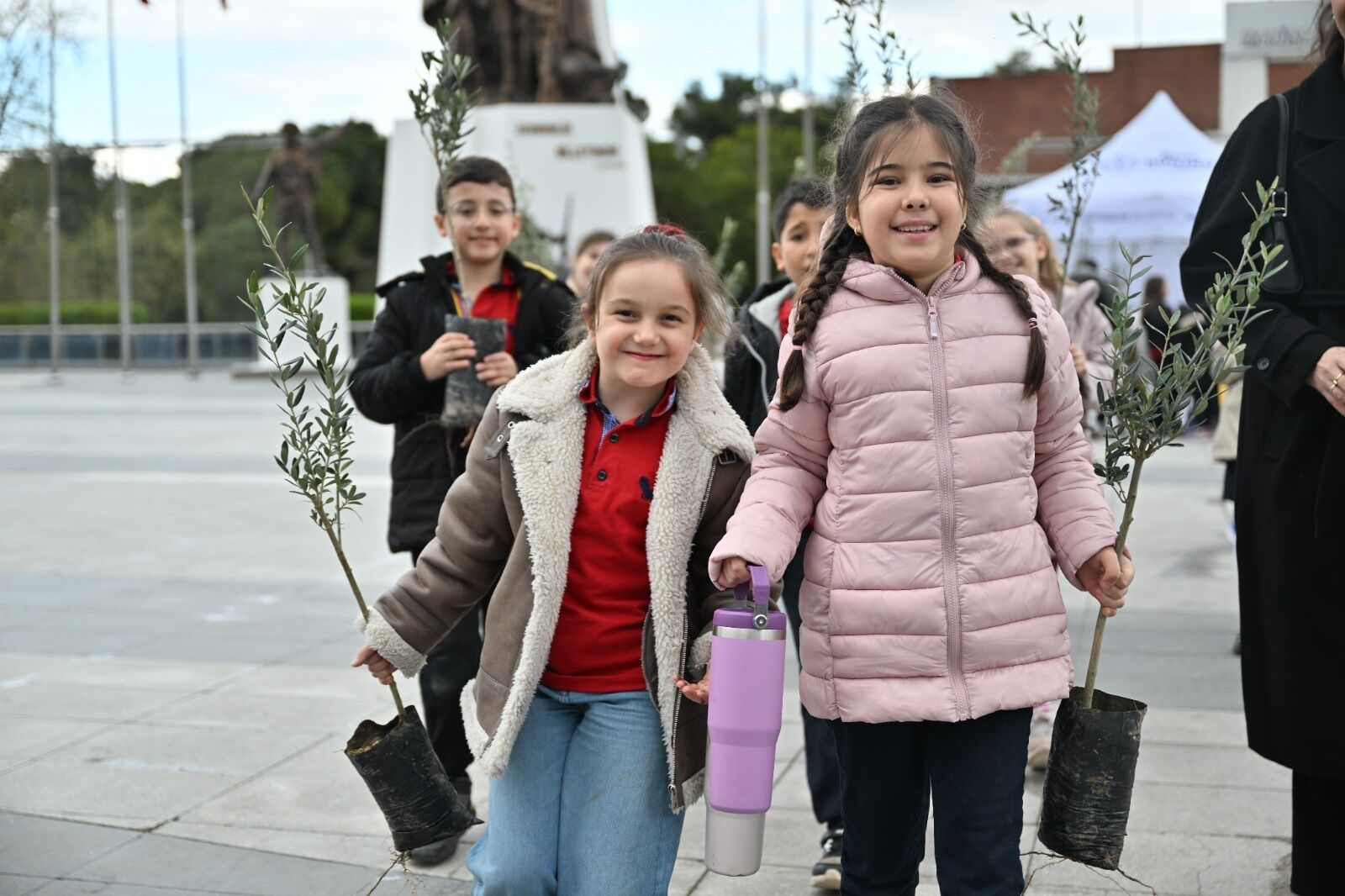 Atık Piller Toplanıyor, Fidanlar Toprakla Buluşuyor (15)