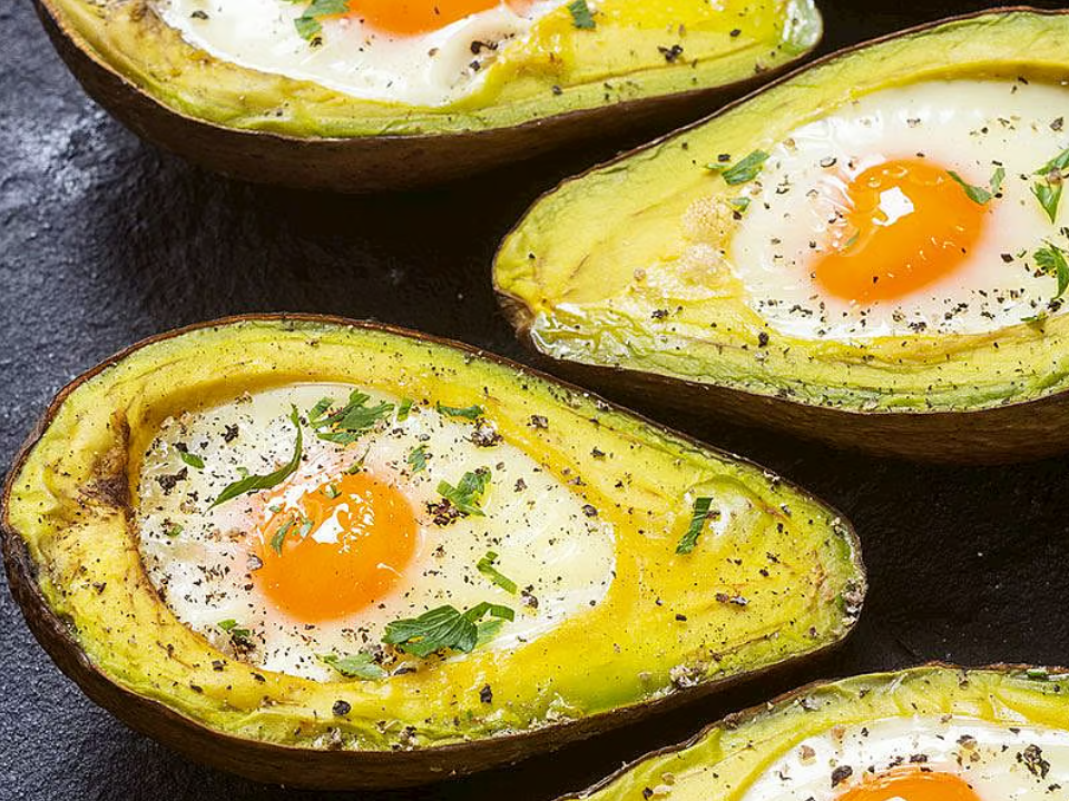 Avokadolu Yumurta
