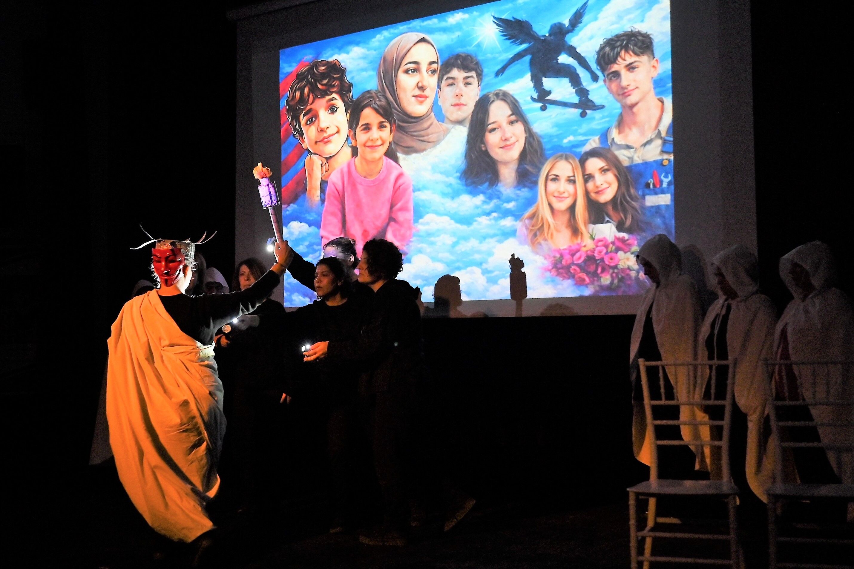 Bornova’da her gün 8 Mart: Sahne kadınların!  