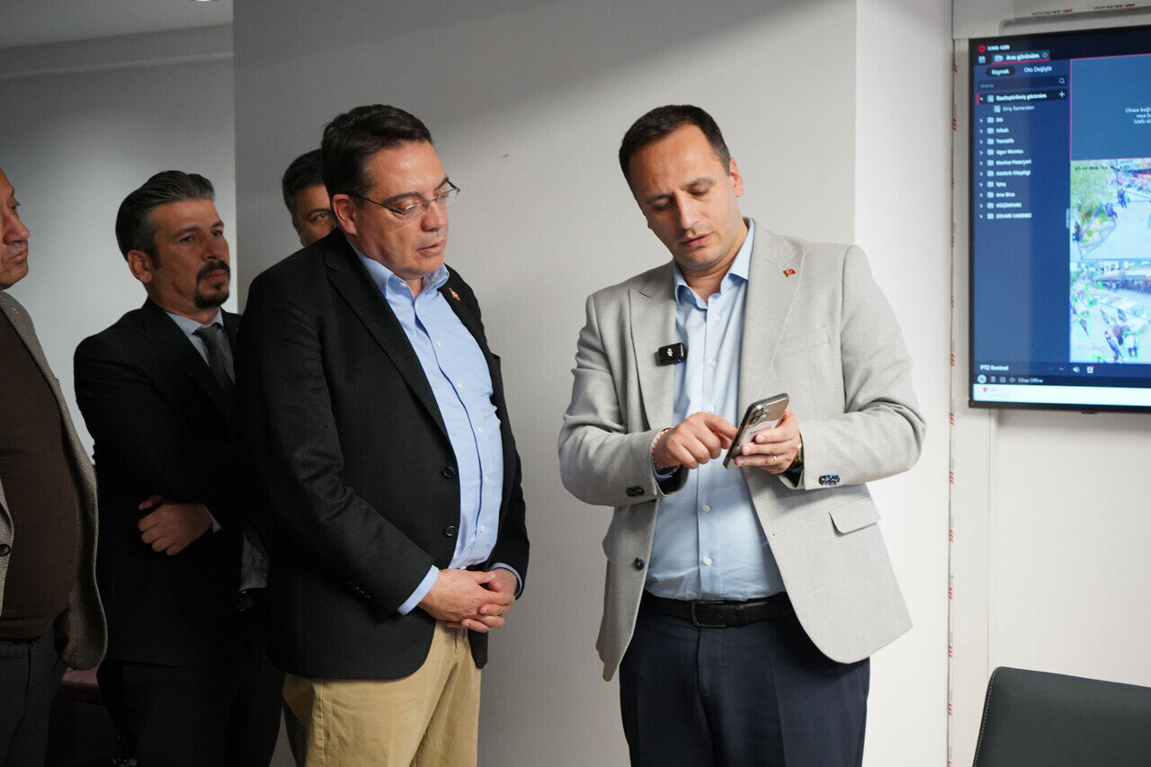 CHP’li Bağcıoğlu Bornova’da konuştu: Savunma politikası, toplumsal güvenliğin teminatıdır-2