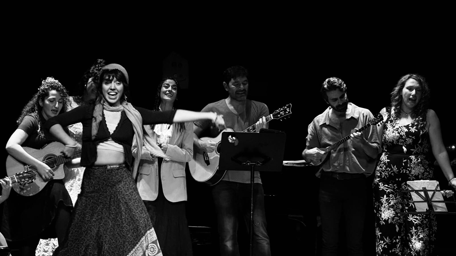 Bilet Yerine Takası Gelenekselleştiriyorlar Arkadaş Band Sahnede2