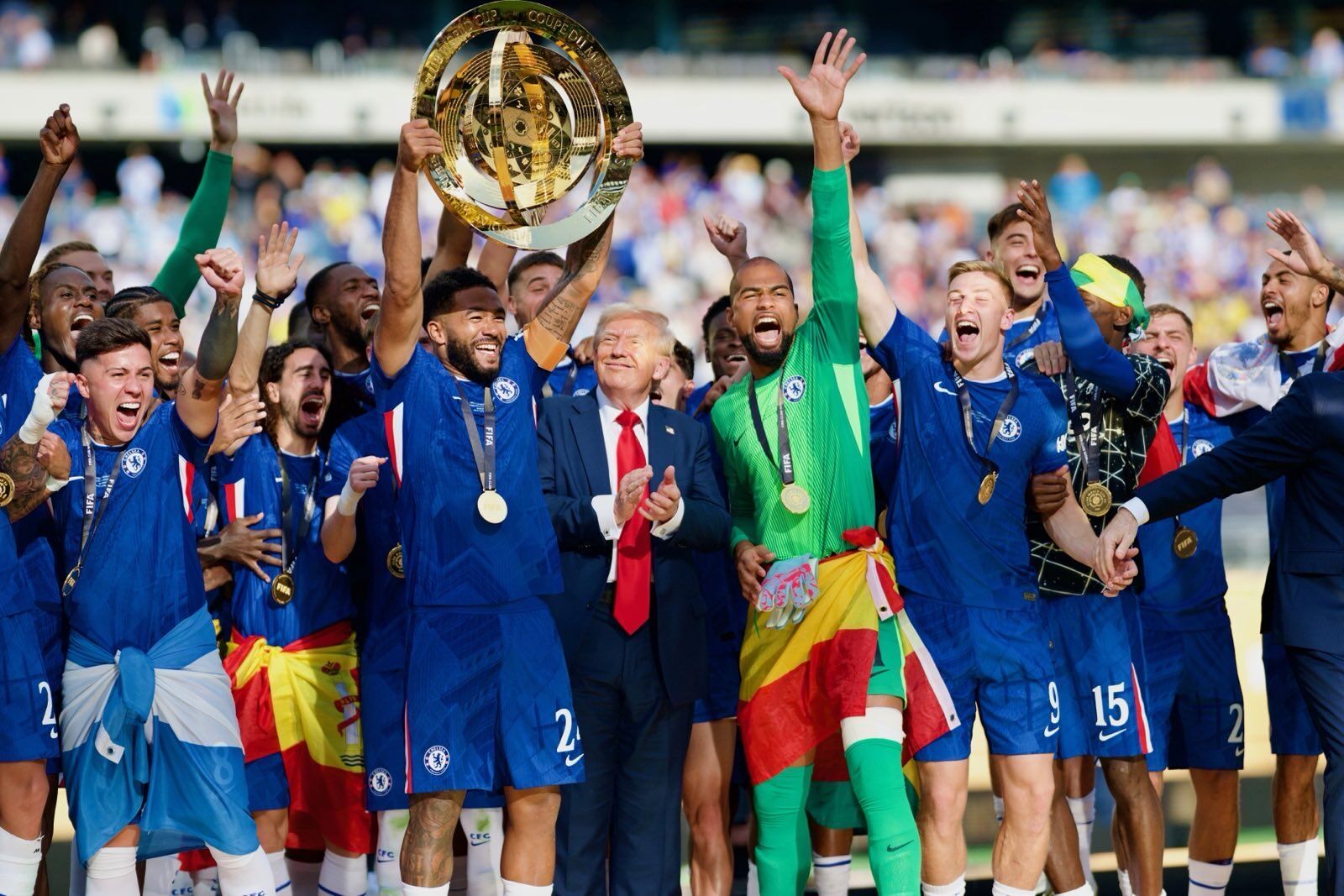 Chelsea Fc With Donald Trump At The 2025 Fifa Club World Cup Final (1)