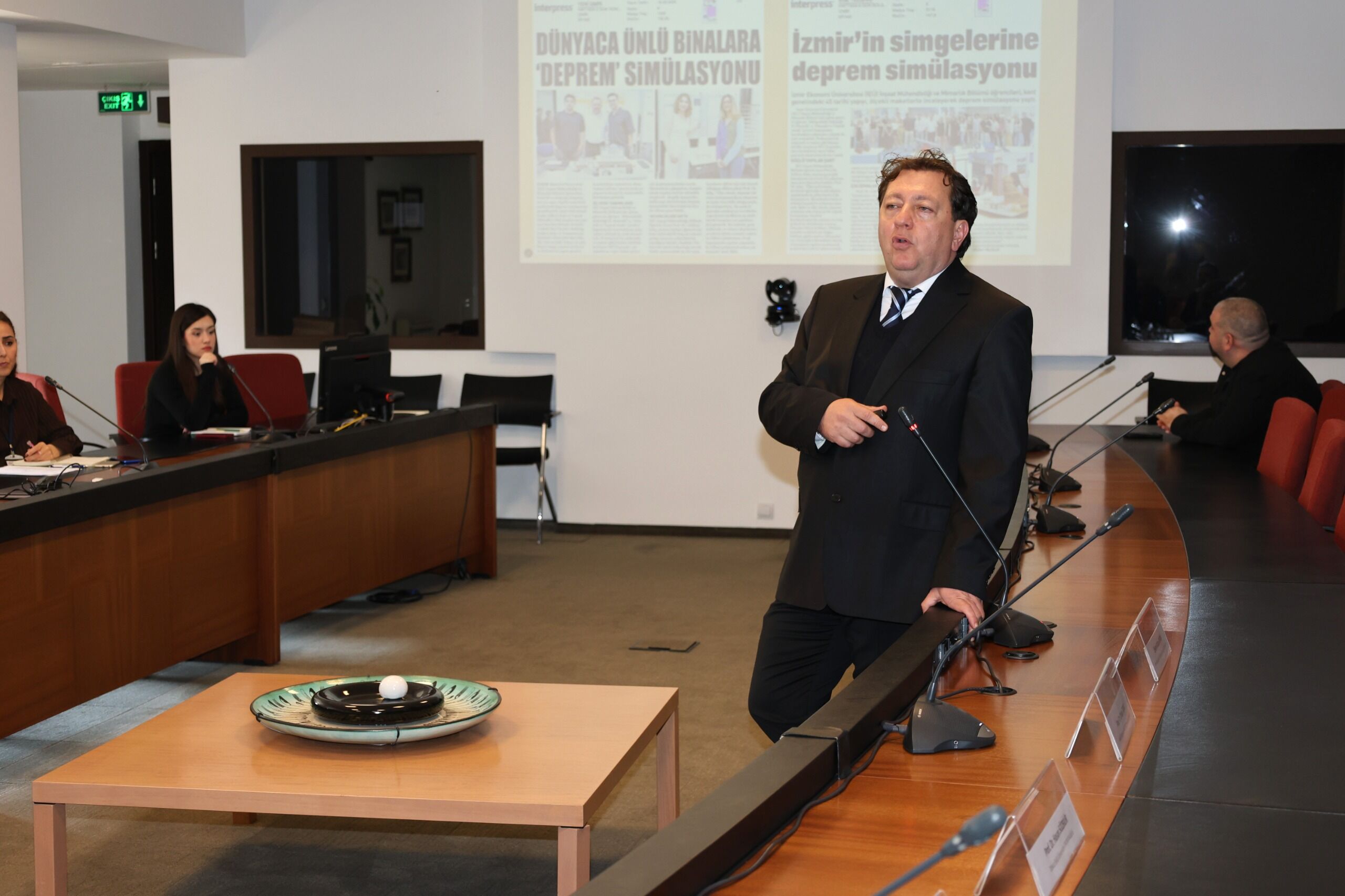 İEÜ’den afet seferberliği: EKOAYRA ilk toplantısını yaptı