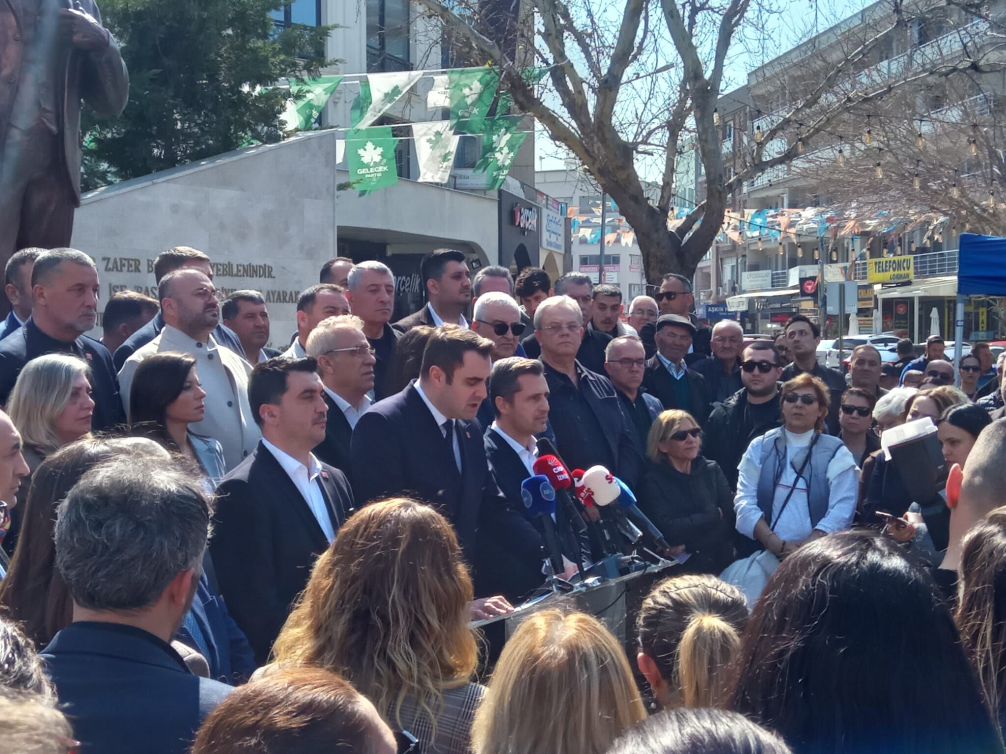 CHP İzmir’den Menderes’teki saldırıya tepki: Bu olay toplumda oluşan büyük psikolojik sorunların bir yansımasıdır!-1