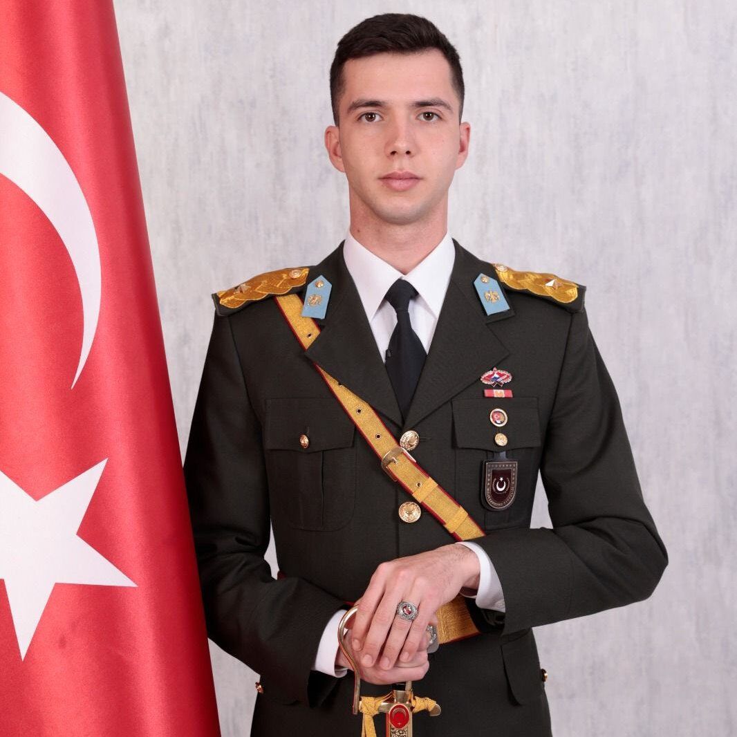 H Eaf5S U X Y A A Iwb R