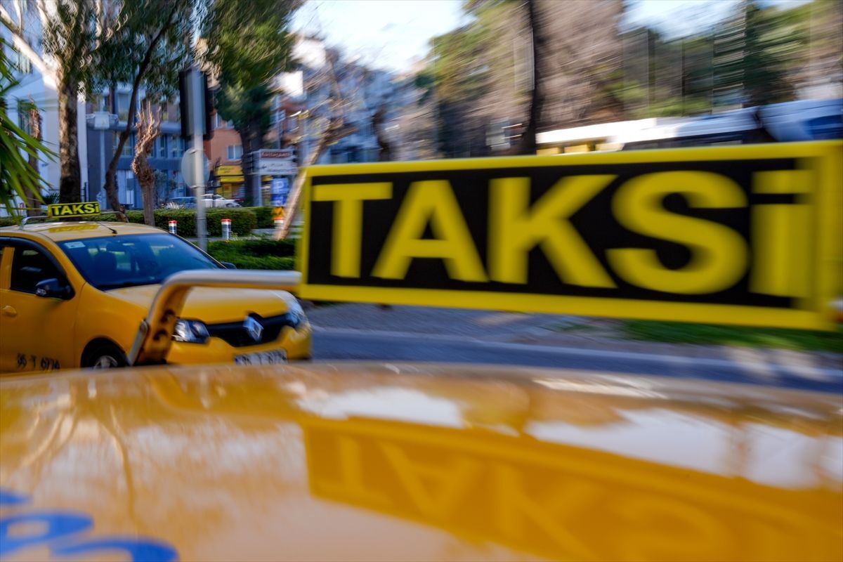 Izmir De Oldurulen Taksi Soforu Icin 19646637 Amp