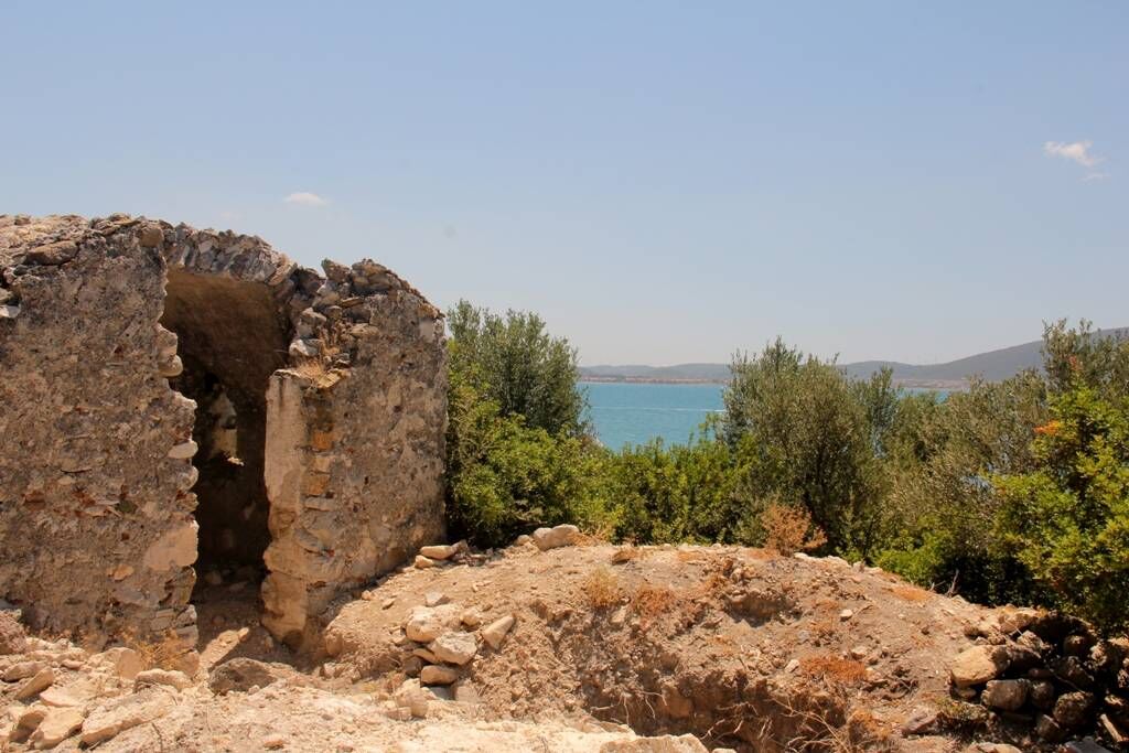 İzmir’de Gizem Ve Güzellik Bir Arada Yılanlı Ada’nın Ilginç Hikâyesi (2)