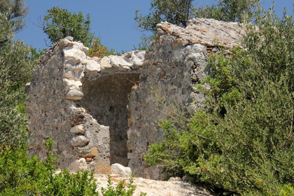 İzmir’de Gizem Ve Güzellik Bir Arada Yılanlı Ada’nın Ilginç Hikâyesi (5)