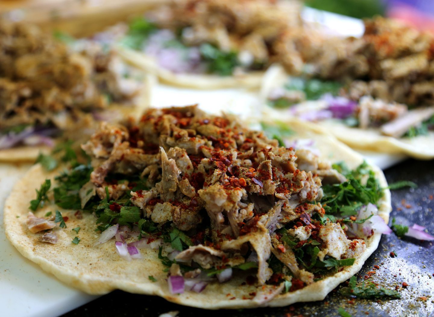 İzmir’in En Lüks Restoranlarını Kıskandıran, Arka Sokaktaki 5 Salaş Lezzet Durağı! (2)