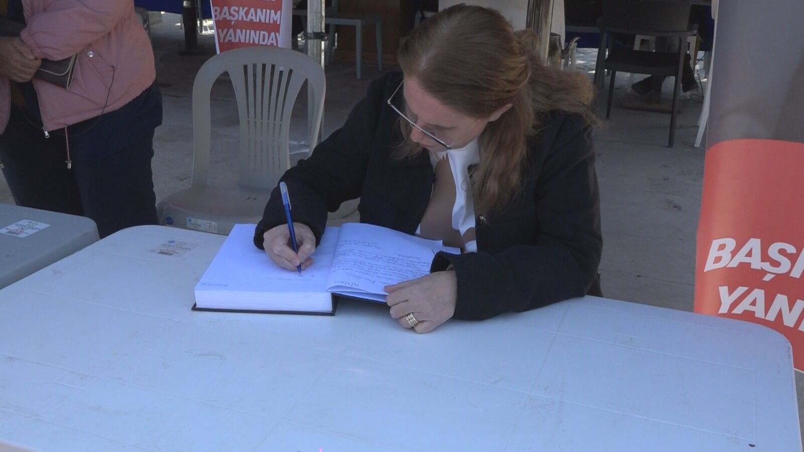 Adalet ve Dayanışma Çadırı’nda Ömer Günel’e destek mesajları: Meyve veren ağaç taşlanıyor!-1