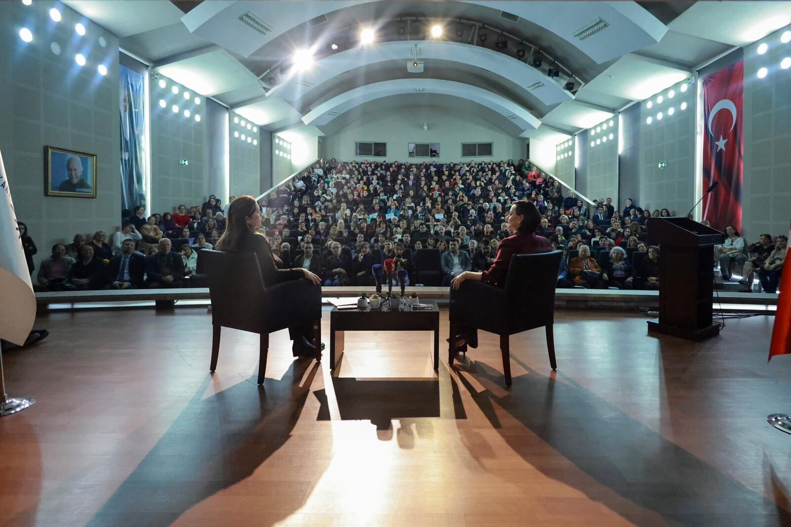 Karabağlar’da Kadın ve Emek Forumu: Kınay ve Çerkezoğlu'ndan çarpıcı mesajlar-1