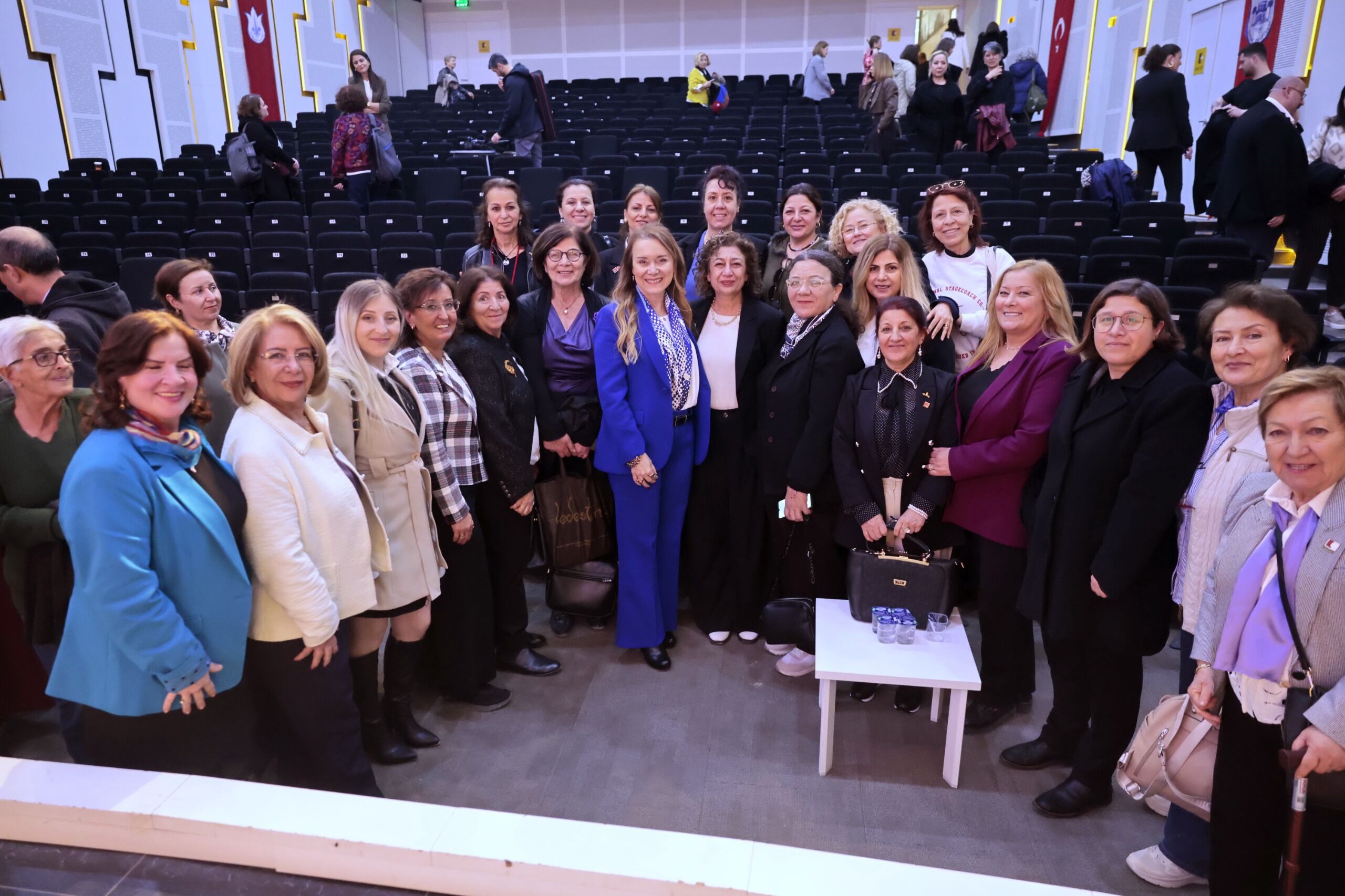 Başkan Mutlu'dan 8 Mart mesajı: Mücadelemiz her bir kadın özgürleşene kadar sürecek-1