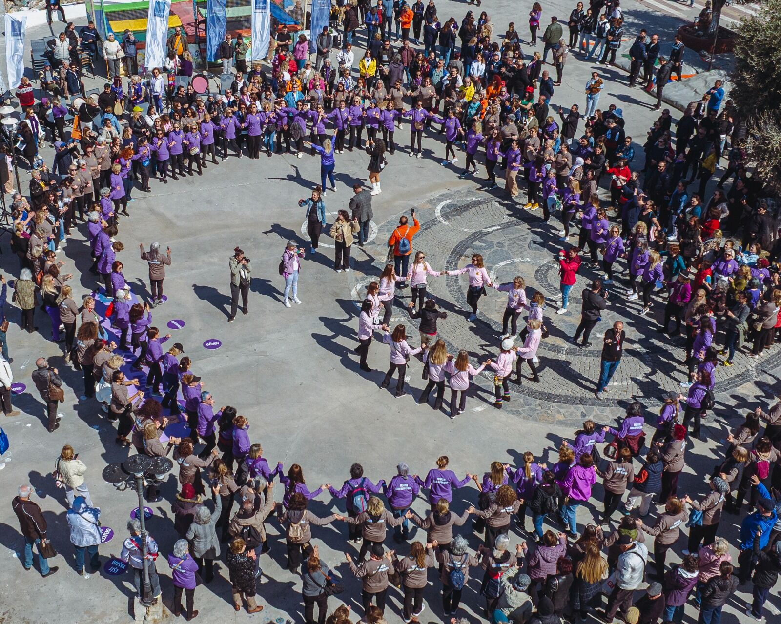 Kuşadası 8 Mart (3)