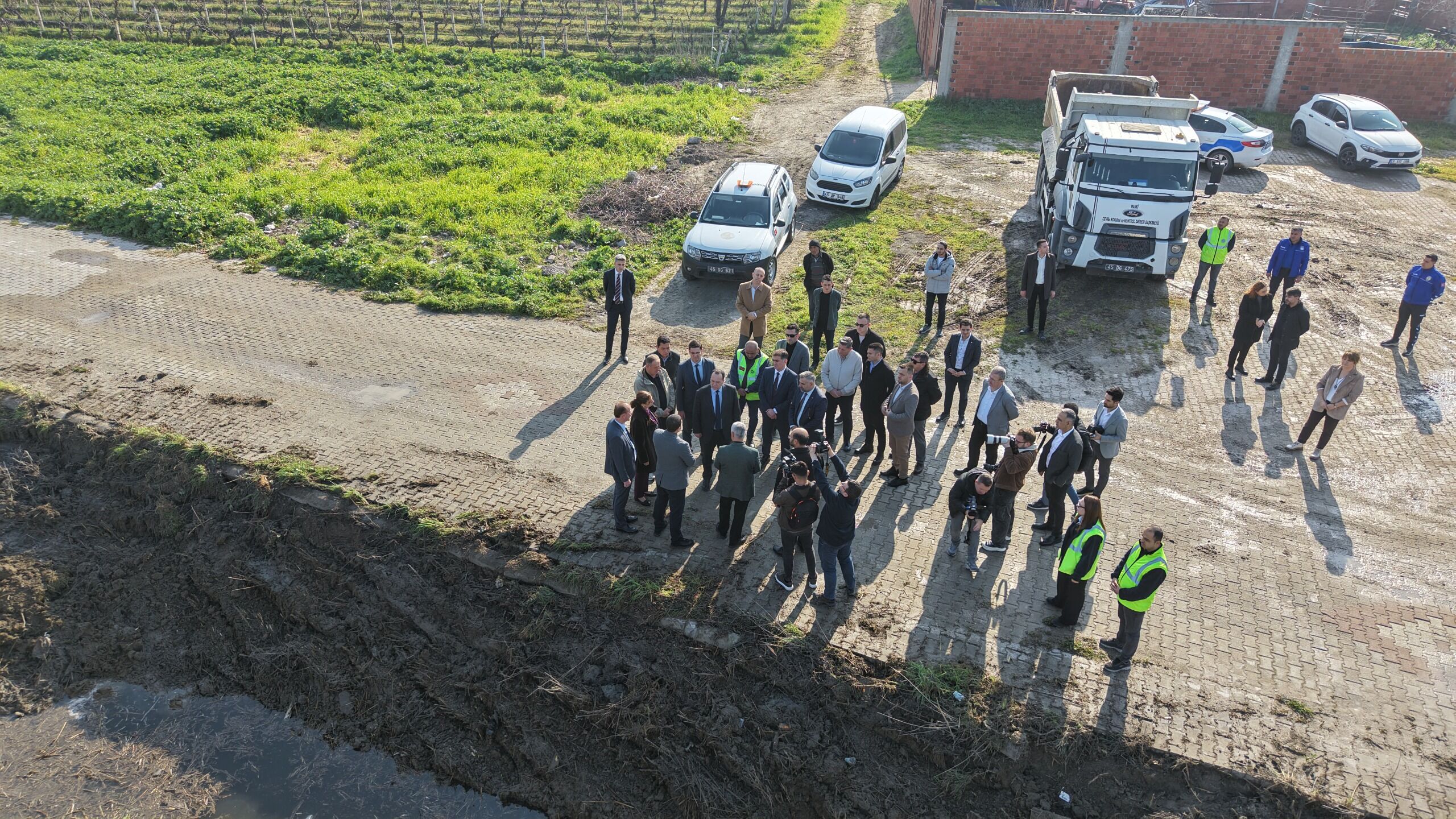 Manisa Belediye Başkanı Dutlulu Yıllardır Süren Koku Ve Sinek Problemine Son Veriyoruz (3)