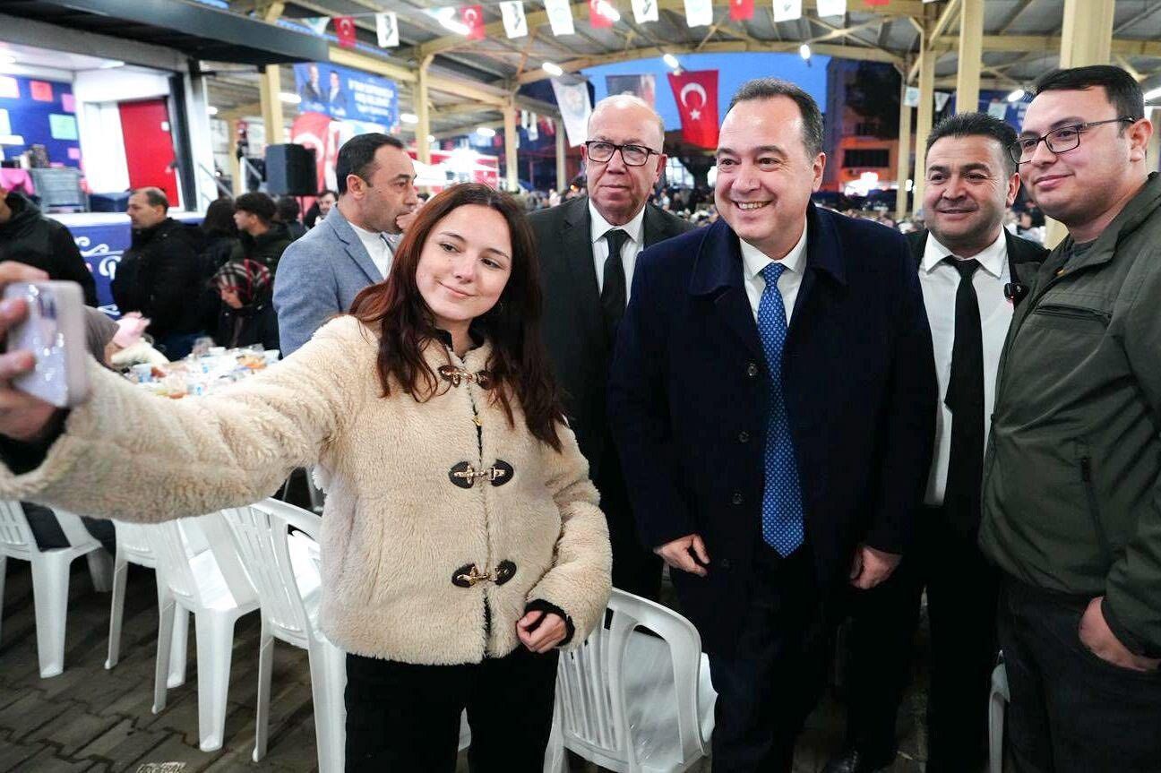 Manisa’da Iftar Sofraları Kurulmaya Devam Ediyor (2)