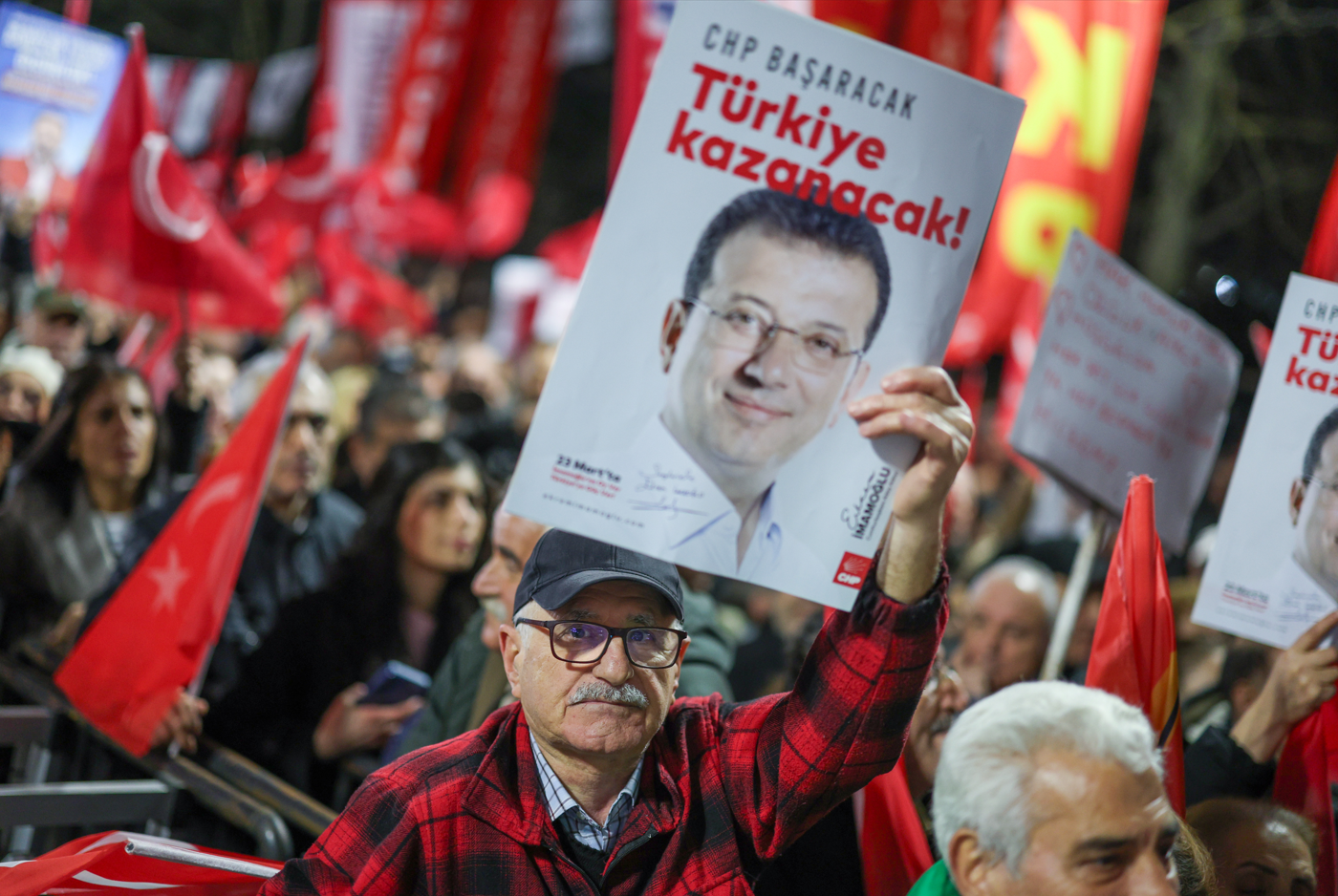 Özel Ve Mi̇ti̇ng (2)