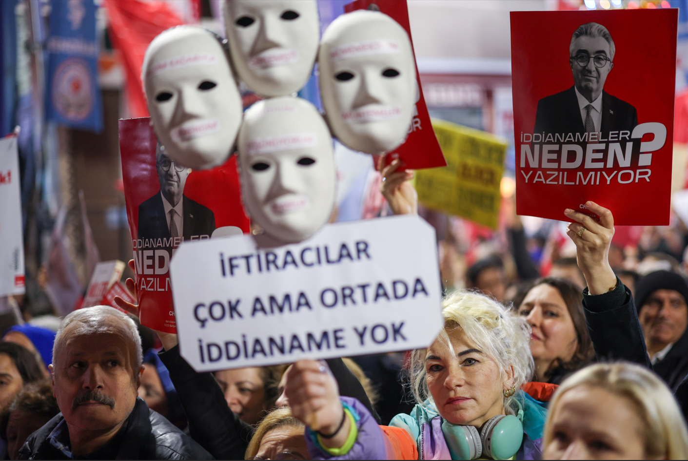 Özel Ve Mi̇ti̇ng (3)