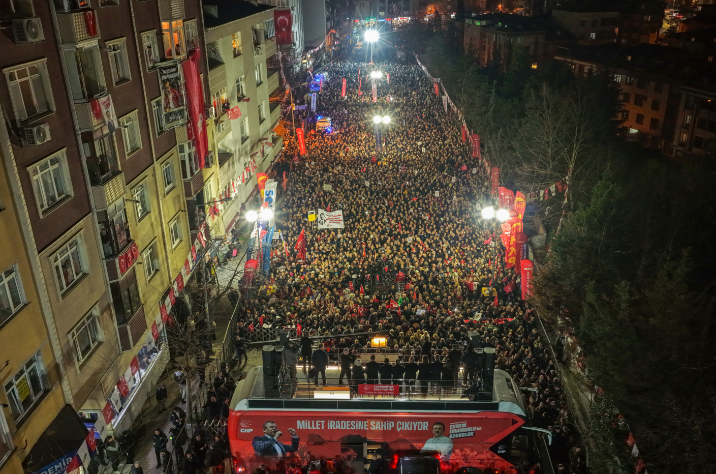 Özel Ve Mi̇ti̇ng (5)