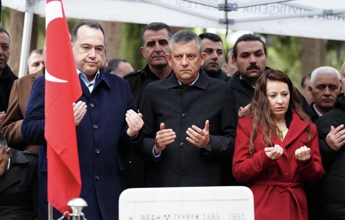 CHP Lideri Özel, Ferdi Zeyrek, Gülşah Durbay ve Güney Temiz'i kabirleri başında andı-1