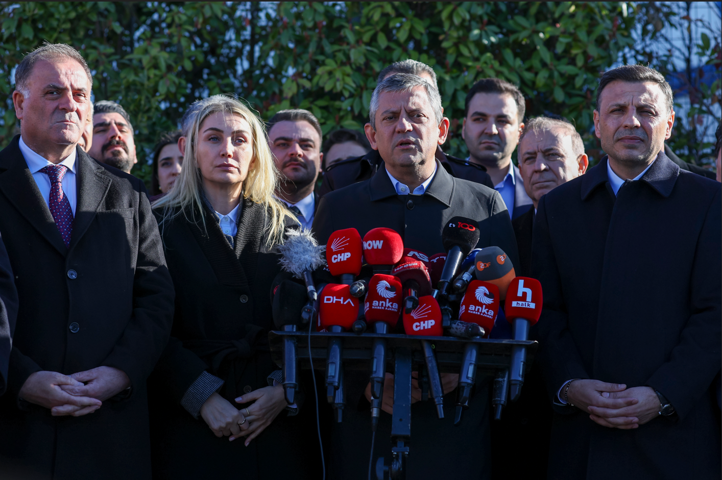 Özgür Özel Mahkeme Heyeti Adaleti Sağlıyor'muş' Gibi Bile Yapamadı (2)