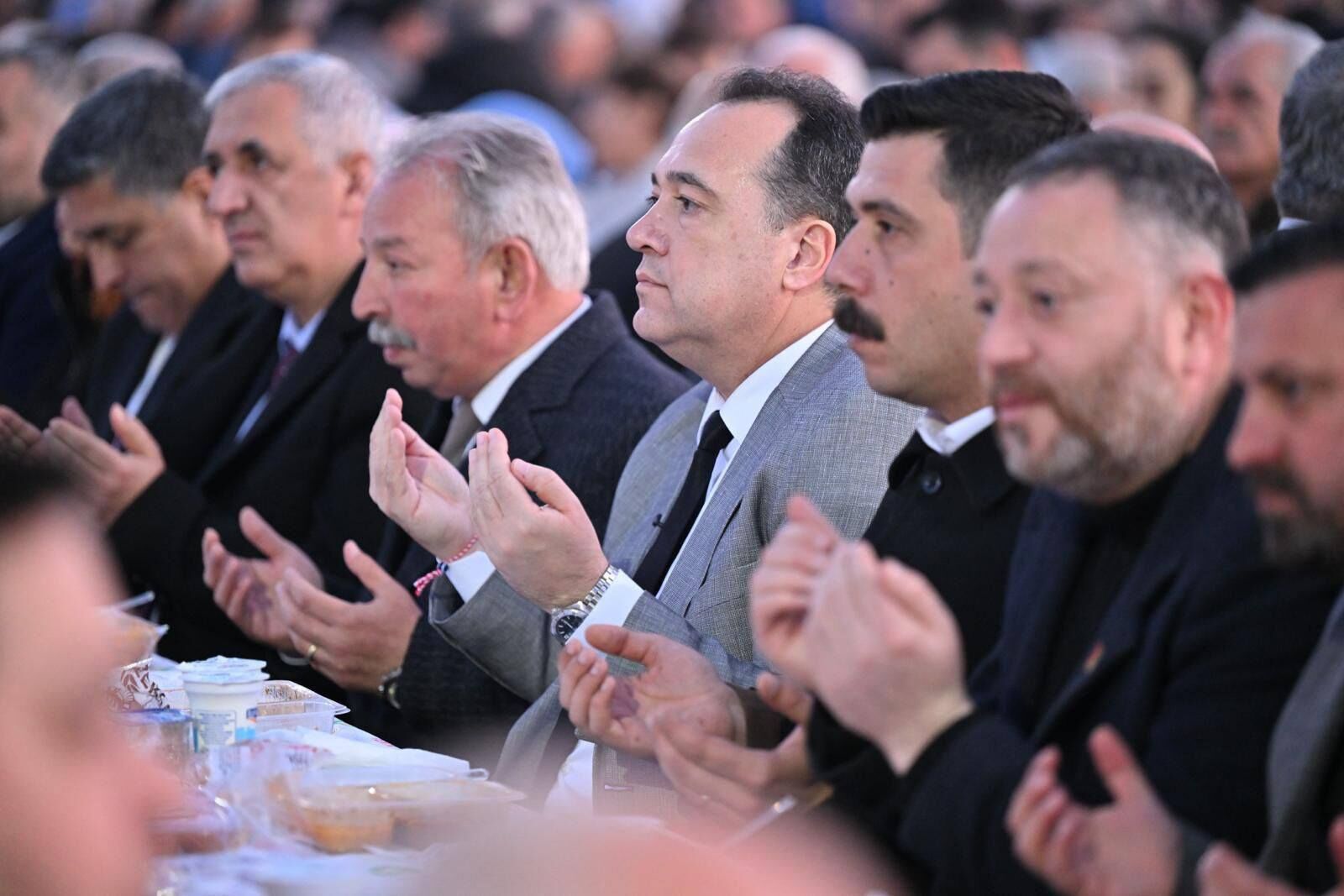 Salihli’de Iftara Yüzlerce Vatandaş Katıldı Başkan Dutlulu Dayanışmayı Büyütme Mesajı Verdi