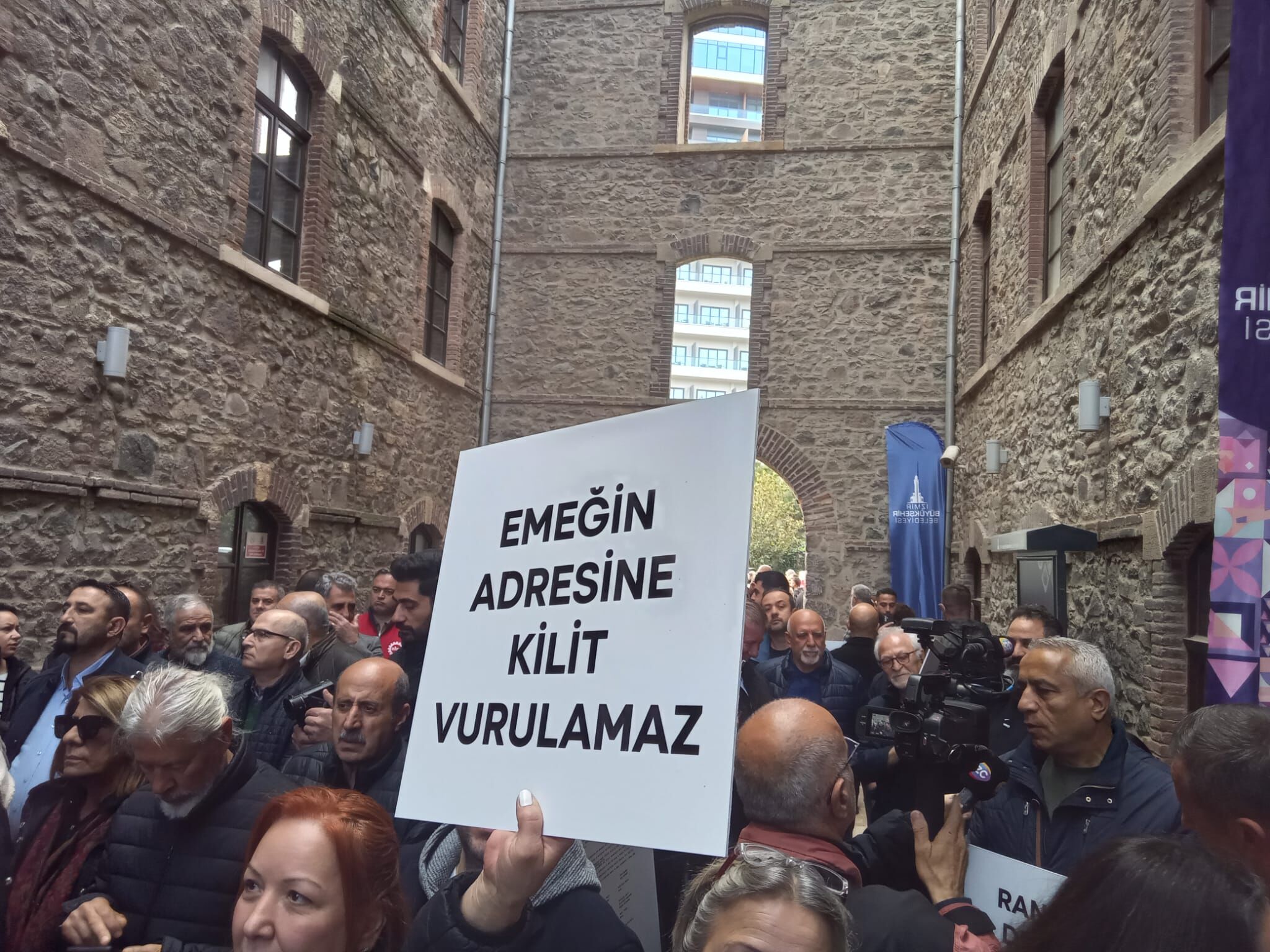 Meslek Fabrikası önünde nöbet başladı-1