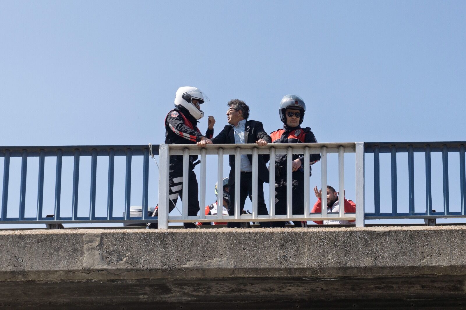 Meslek Fabrikası’nda kriz büyüyor Pankart asmak isteyen CHP’li yönetici hastanelik oldu